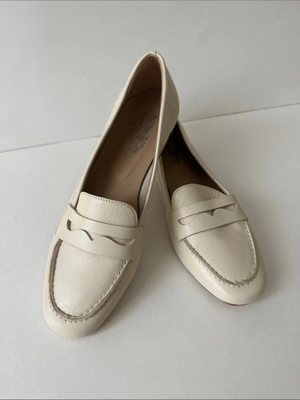 Coach Women's Cream Ivory Leather Penny Loafers Size 7.5 (runs small)